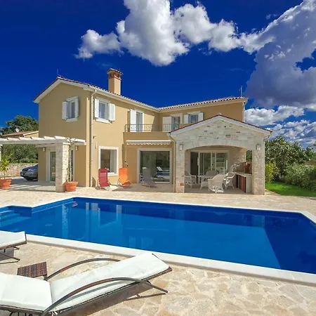 Villa Larisa Vosteni